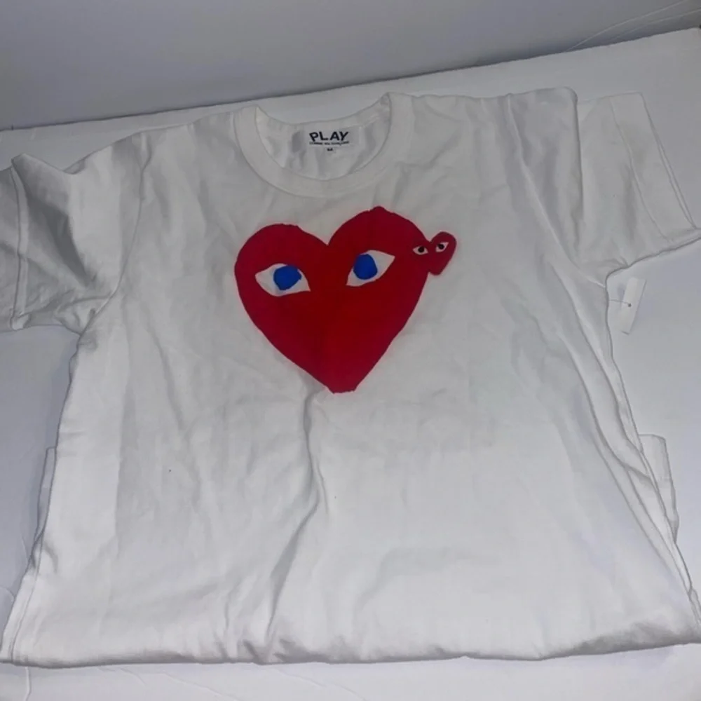 New Comme Des Garçons Play heart print logo patch T-shirt women size medium - Picture 2 of 5